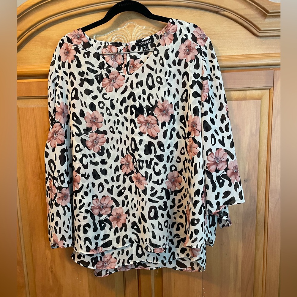 Roz & Ali Black and White Boxy Blouse